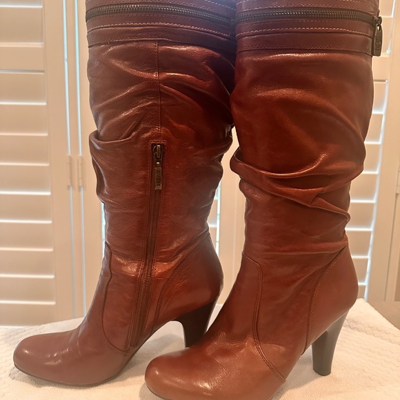 Medium brown boots - Picture 4 of 16